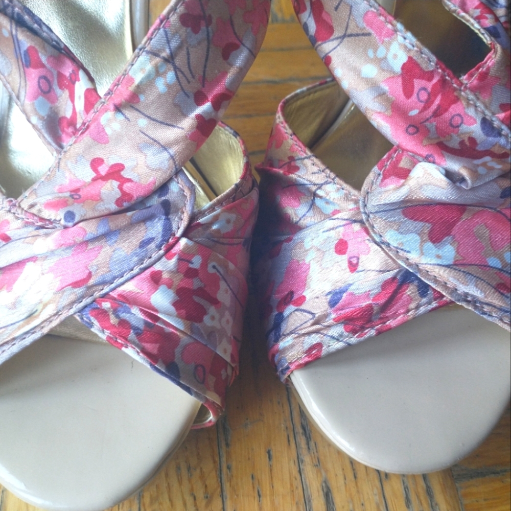 Joey, heels,floral